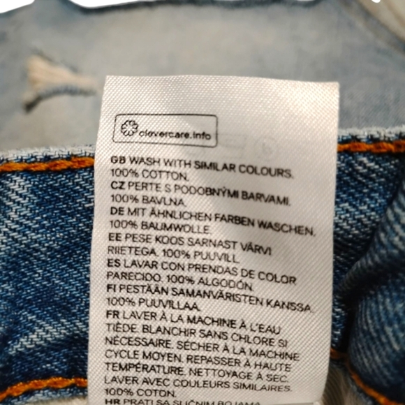 Divided | Distressed Denim Skirt | Size 6 - Picture 5 of 9